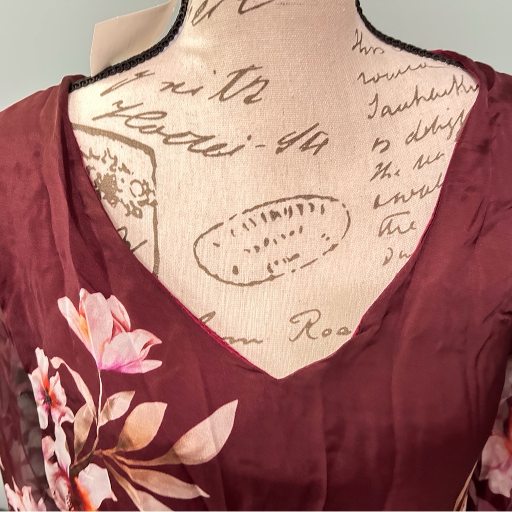 Le Maria’s/Paris women’s NWT large burgundy blouse